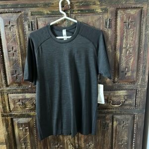 Lululemon men’s shirt. NWT.